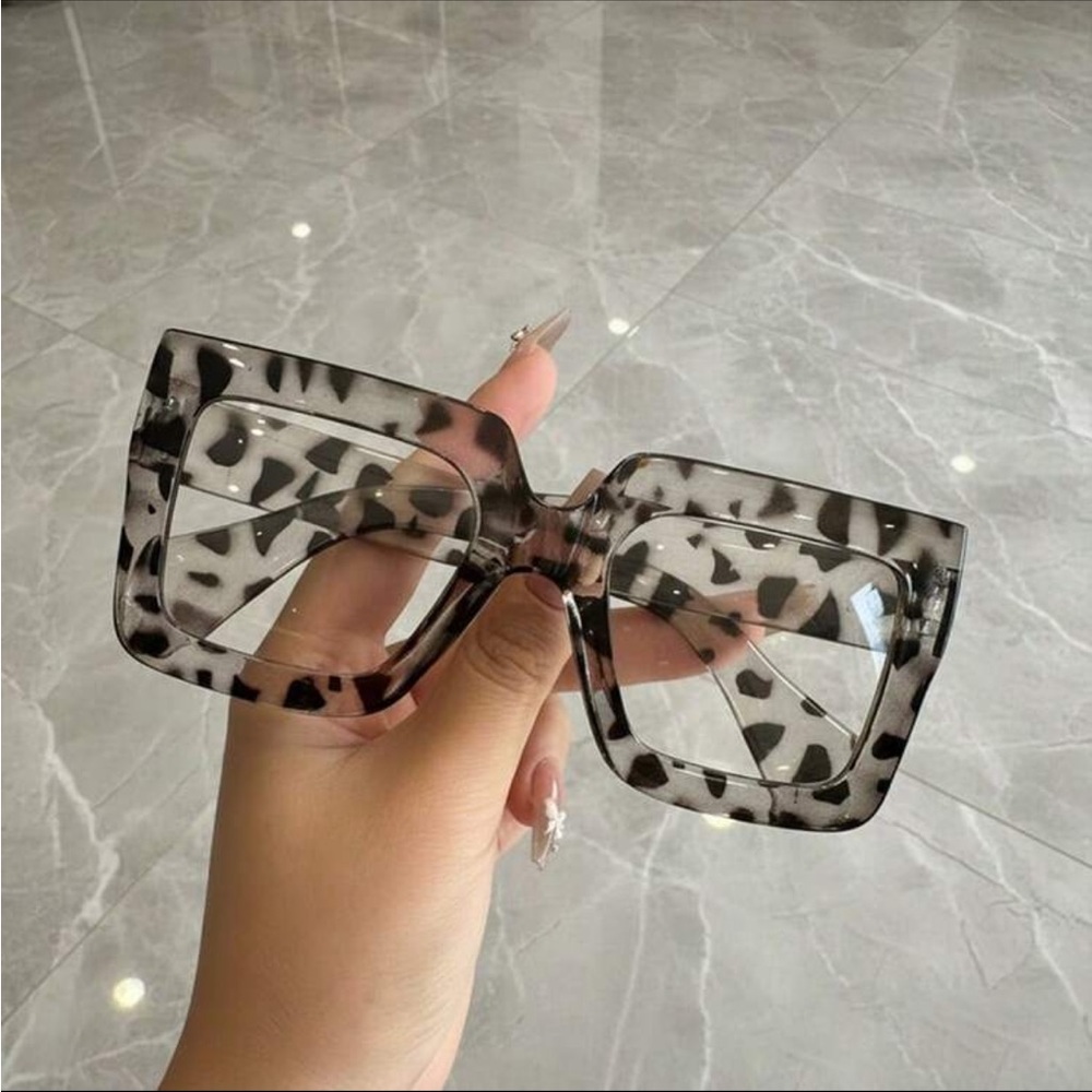 Urban Leopard Glasses NEW 🏷️